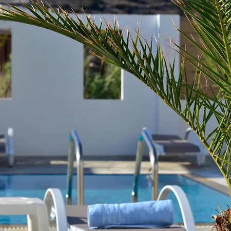 Ξενοδοχείο με διαμερίσματα ρέμβη 4*