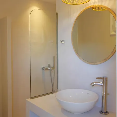 ρέμβη Ξενοδοχείο με διαμερίσματα 4*